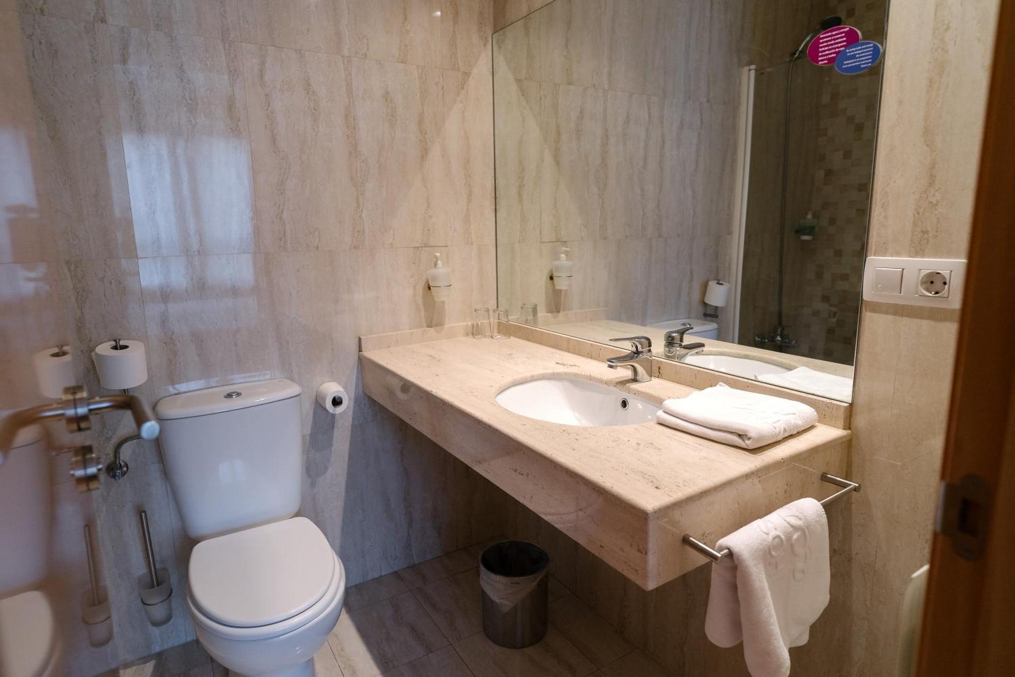 Hostal Acanto Burgo Esterno foto
